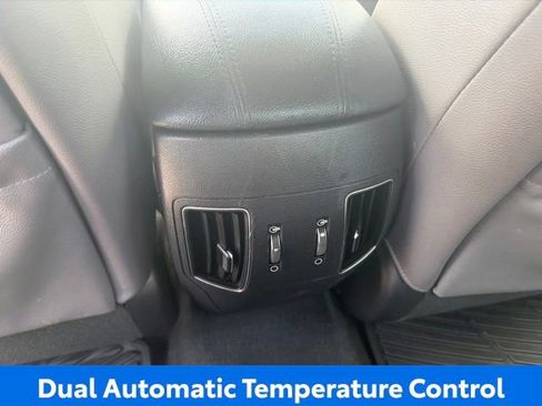 Used 2012 Hyundai Sonata Hybrid w/ Leather Pkg FWD image 11