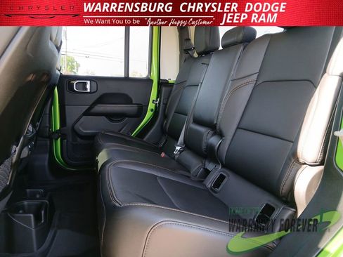 Used 2025 Jeep Gladiator Sport image 13