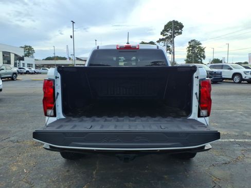 Used 2025 Chevrolet Colorado Trail Boss AWD/4WD image 5