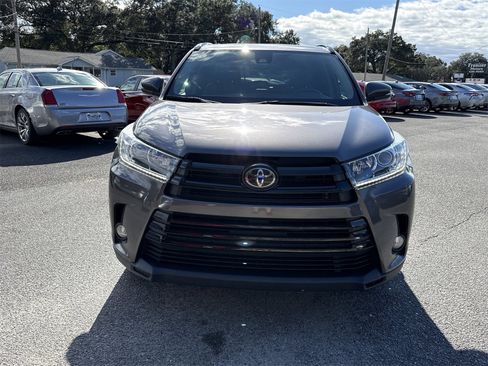 Used 2018 Toyota Highlander SE image 8