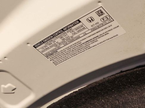 Certified 2023 Honda HR-V LX image 28