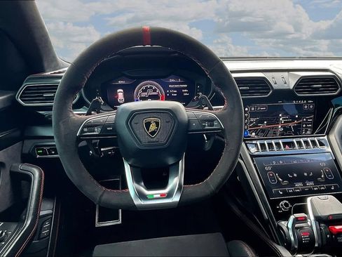 Used 2021 Lamborghini Urus AWD/4WD image 8