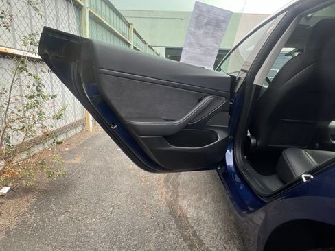 Used 2020 Tesla Model 3 Standard Range Plus RWD image 7