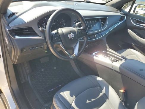 Used 2024 Buick Enclave Premium image 4