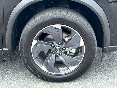 Used 2025 Nissan Rogue SV FWD image 12