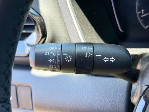 Used 2025 Honda Pilot EX-L image 22