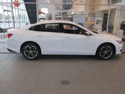 Used 2024 Chevrolet Malibu LT image 8