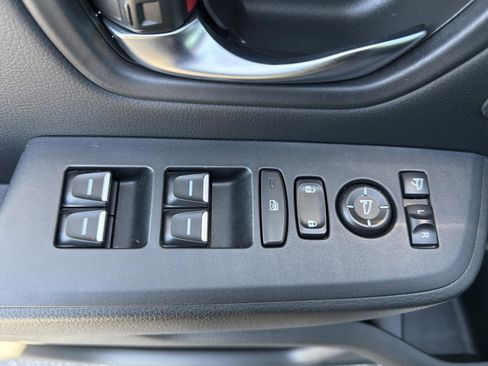 Certified 2025 Honda Pilot Black Edition image 16