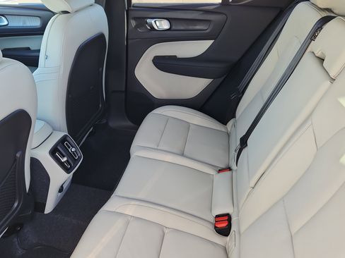 New 2026 Volvo XC40 B5 Ultra w/ Climate Package image 16