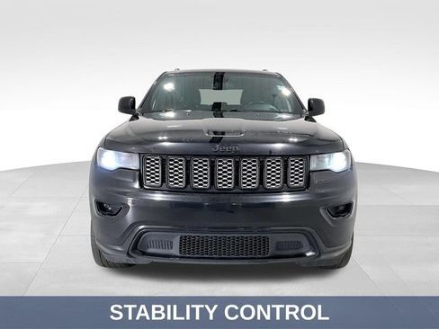 Used 2020 Jeep Grand Cherokee Altitude AWD/4WD image 3