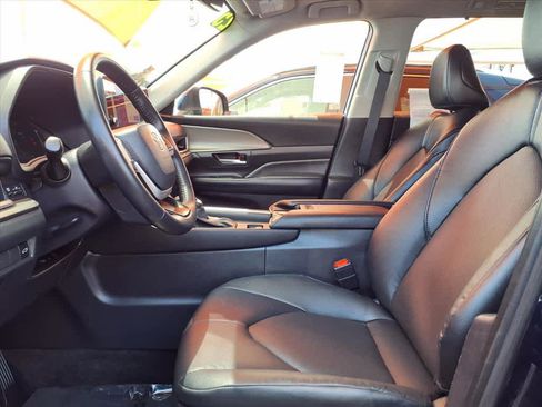 Used 2025 Toyota Grand Highlander FWD image 18