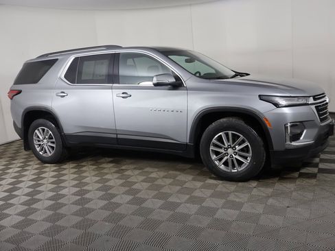 Used 2023 Chevrolet Traverse LT image 19