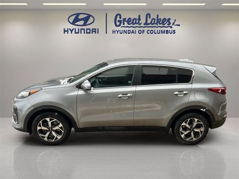 Used 2022 Kia Sportage LX image 2