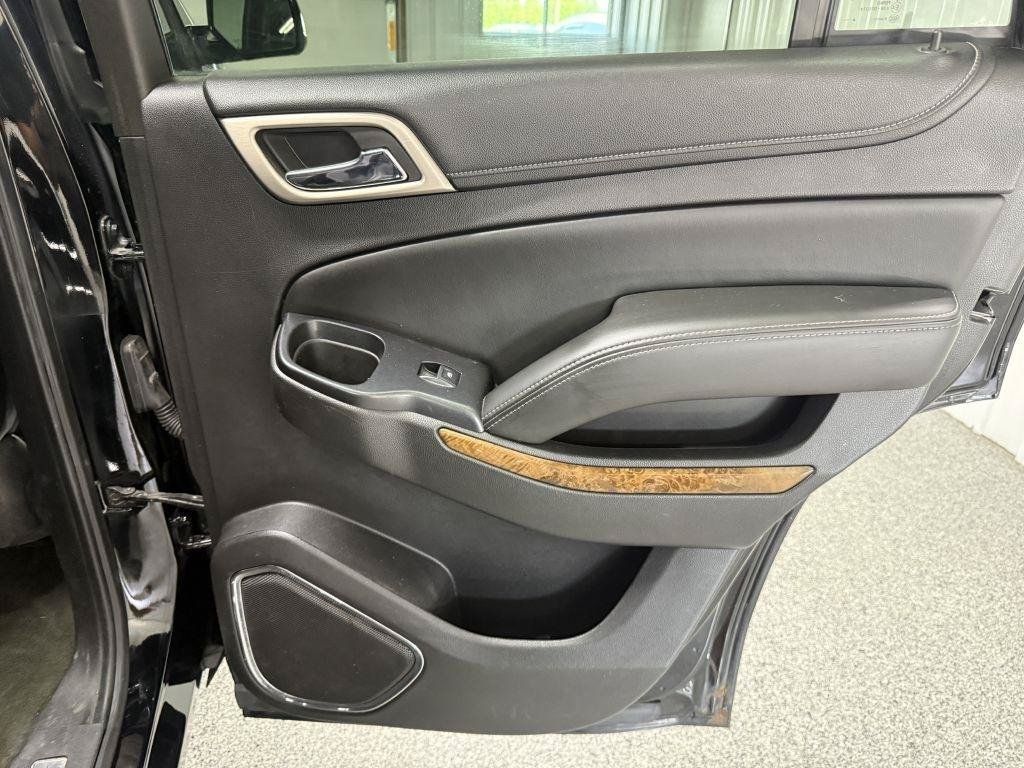 Used 2015 GMC Yukon Denali w/ Premium Package AWD/4WD image 36