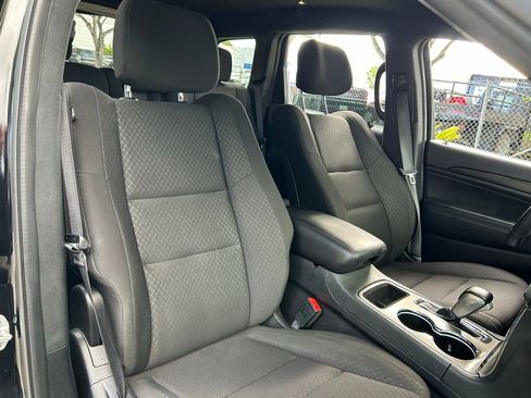 Certified 2022 Jeep Grand Cherokee Laredo E RWD image 38