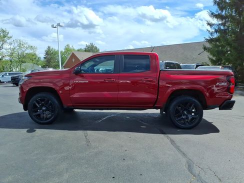 Used 2024 Chevrolet Colorado Z71 w/ Z71 Convenience Package 2 AWD/4WD image 4