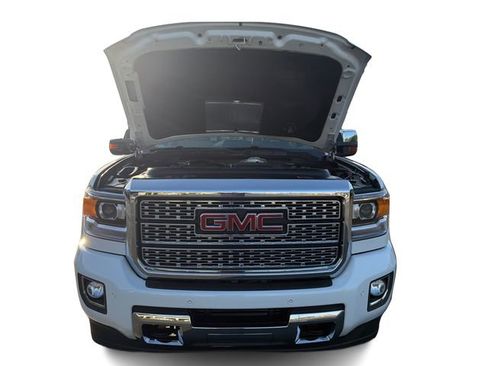 Used 2019 GMC Sierra 2500 Denali w/ Duramax Plus Package AWD/4WD image 12
