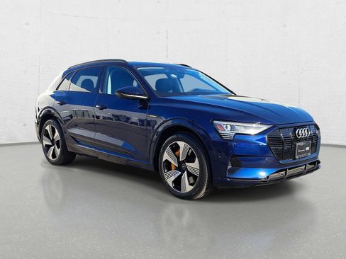 Certified 2023 Audi e-tron Premium Plus w/ Premium Plus Package AWD/4WD image 3