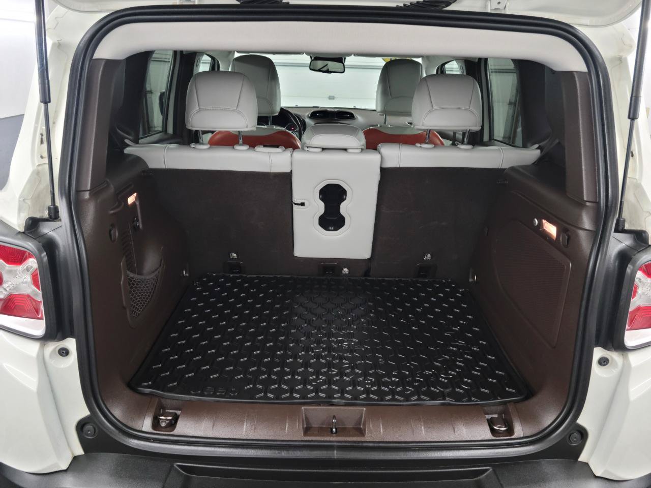 Used 2016 Jeep Renegade Limited AWD/4WD image 31