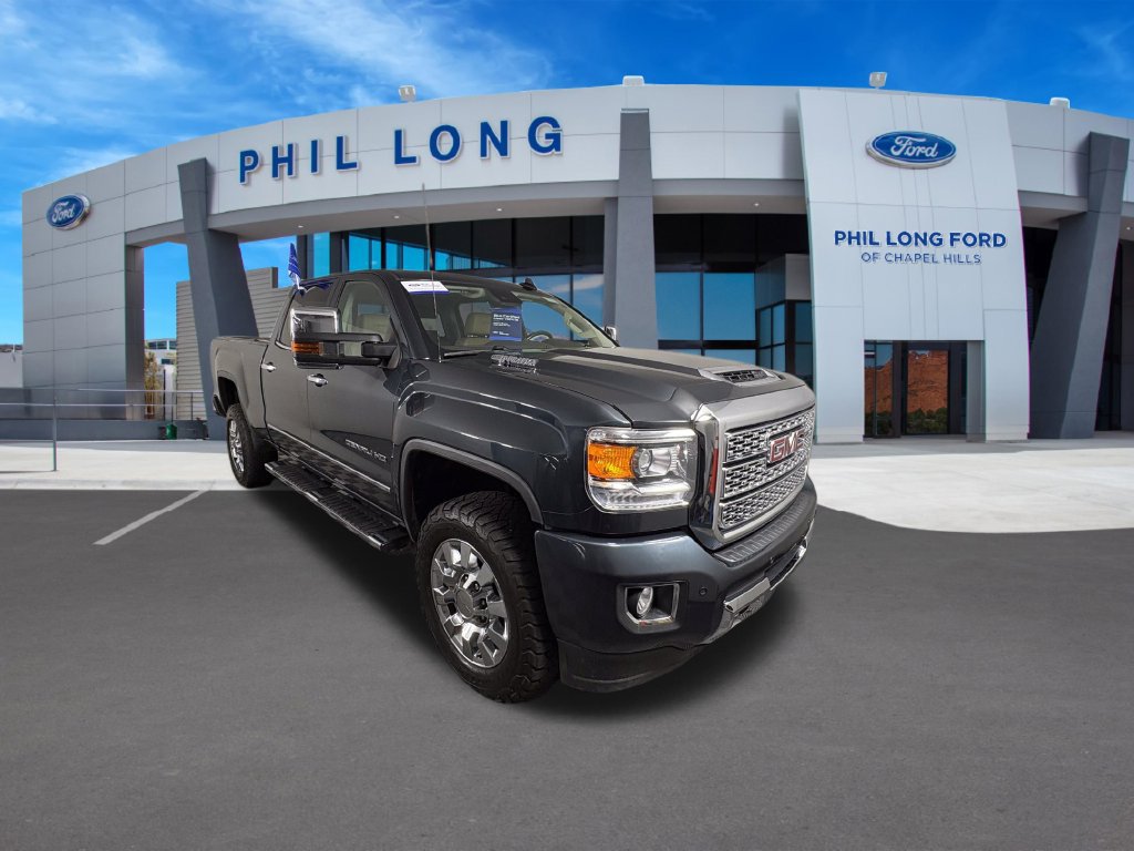 Used 2019 GMC Sierra 2500 Denali w/ Duramax Plus Package AWD/4WD image 7