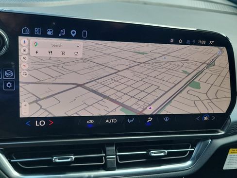 Used 2026 Chevrolet Equinox EV LT FWD image 9