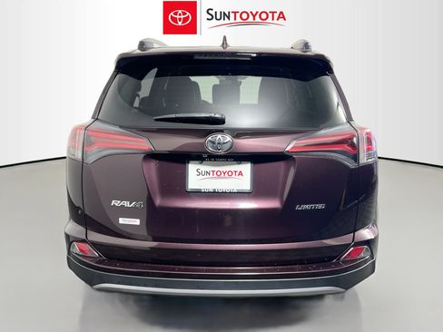 Used 2018 Toyota RAV4 Limited FWD image 5