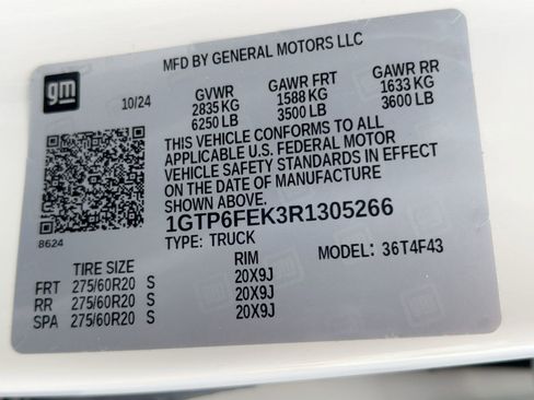 Used 2024 GMC Canyon Denali image 19