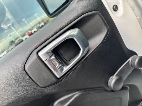 Used 2022 Jeep Wrangler Unlimited Sport image 11