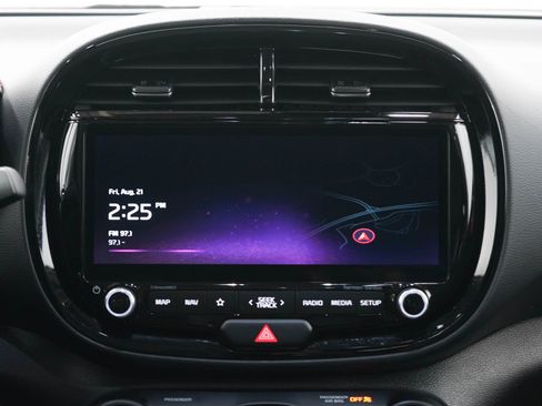 Used 2024 Kia Soul GT-Line w/ GT-Line Technology Package FWD image 17