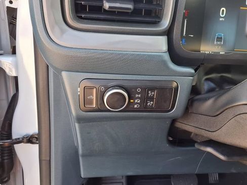 Certified 2025 Ford Maverick XL w/ Equipment Group 102A AWD/4WD image 18