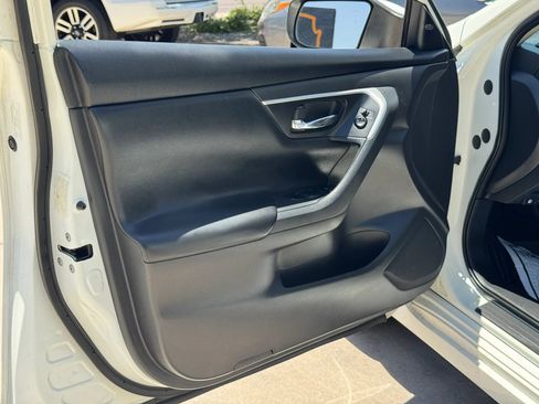 Used 2018 Nissan Altima 2.5 SV FWD image 10