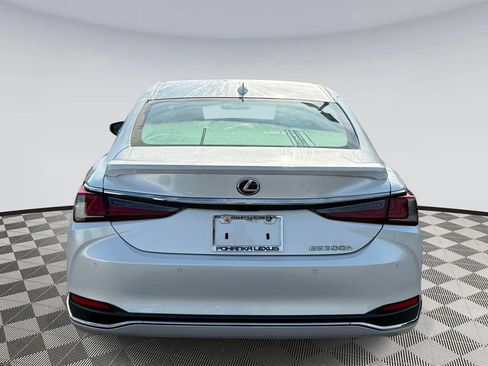 Used 2023 Lexus ES 300h w/ Premium Package FWD image 3