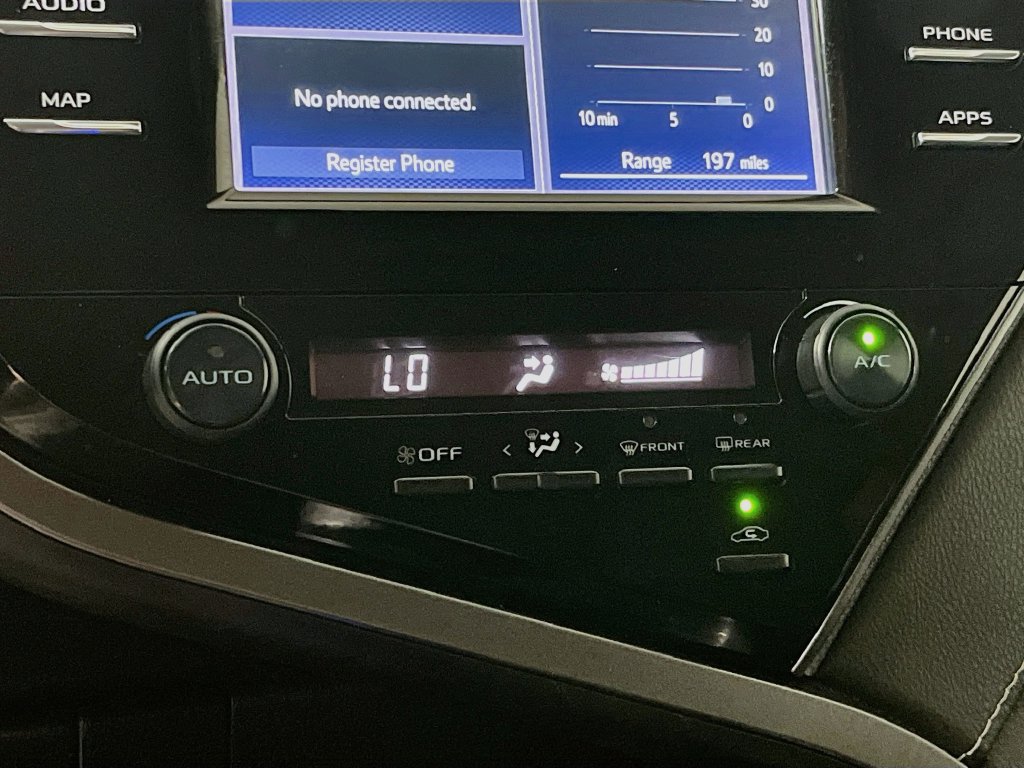 Used 2019 Toyota Camry SE FWD image 22