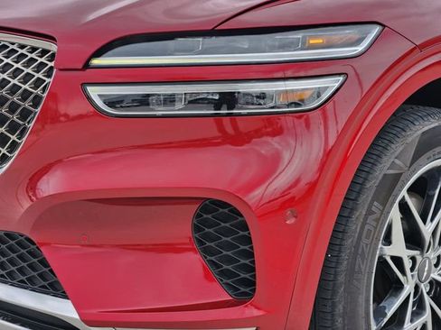 Used 2022 Genesis GV70 2.5T w/ Advanced Package image 5