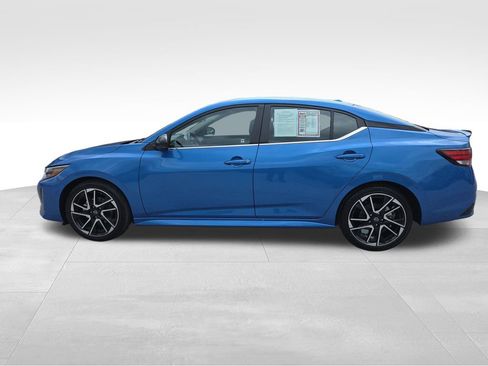 Used 2025 Nissan Sentra SR FWD image 3