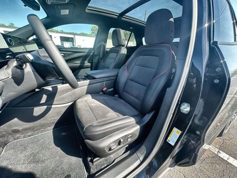 New 2025 Chevrolet Blazer EV RS image 18