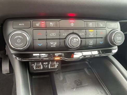 Certified 2024 Dodge Durango R/T image 39