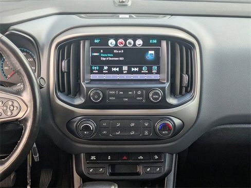 Used 2017 Chevrolet Colorado Z71 image 32