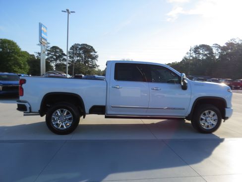 New 2026 Chevrolet Silverado 2500 High Country w/ Technology Package AWD/4WD image 6