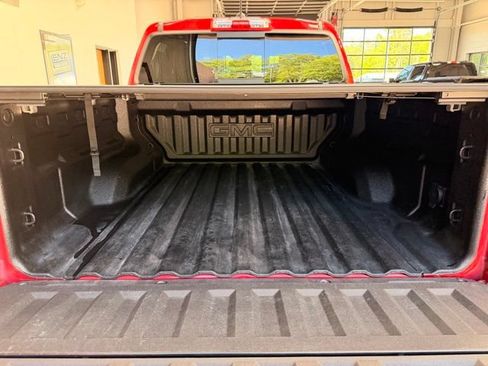 Used 2025 GMC Canyon Denali AWD/4WD image 10