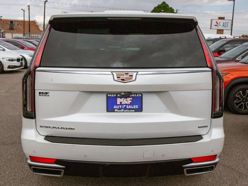 Used 2022 Cadillac Escalade Premium Luxury w/ Performance Package AWD/4WD image 6