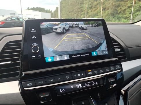 Used 2025 Honda Odyssey Touring image 15