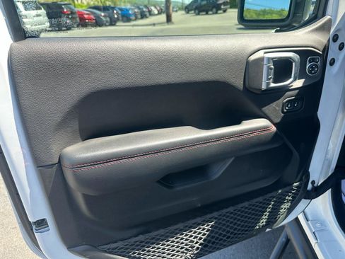 Used 2021 Jeep Wrangler Unlimited Rubicon AWD/4WD image 9