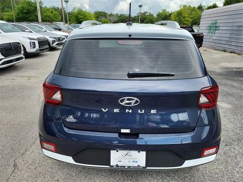 New 2025 Hyundai Venue Limited image 4