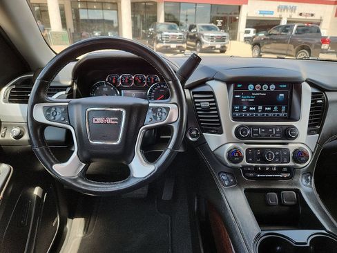Used 2020 GMC Yukon SLT AWD/4WD image 11