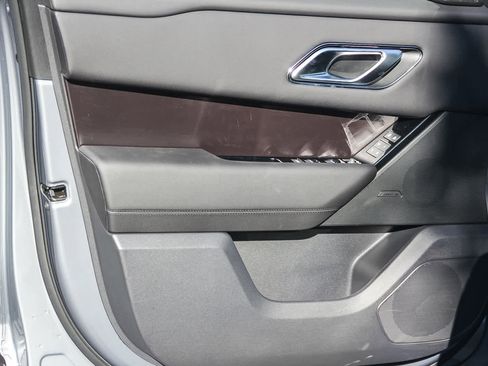 New 2026 Land Rover Range Rover Velar Dynamic SE image 17