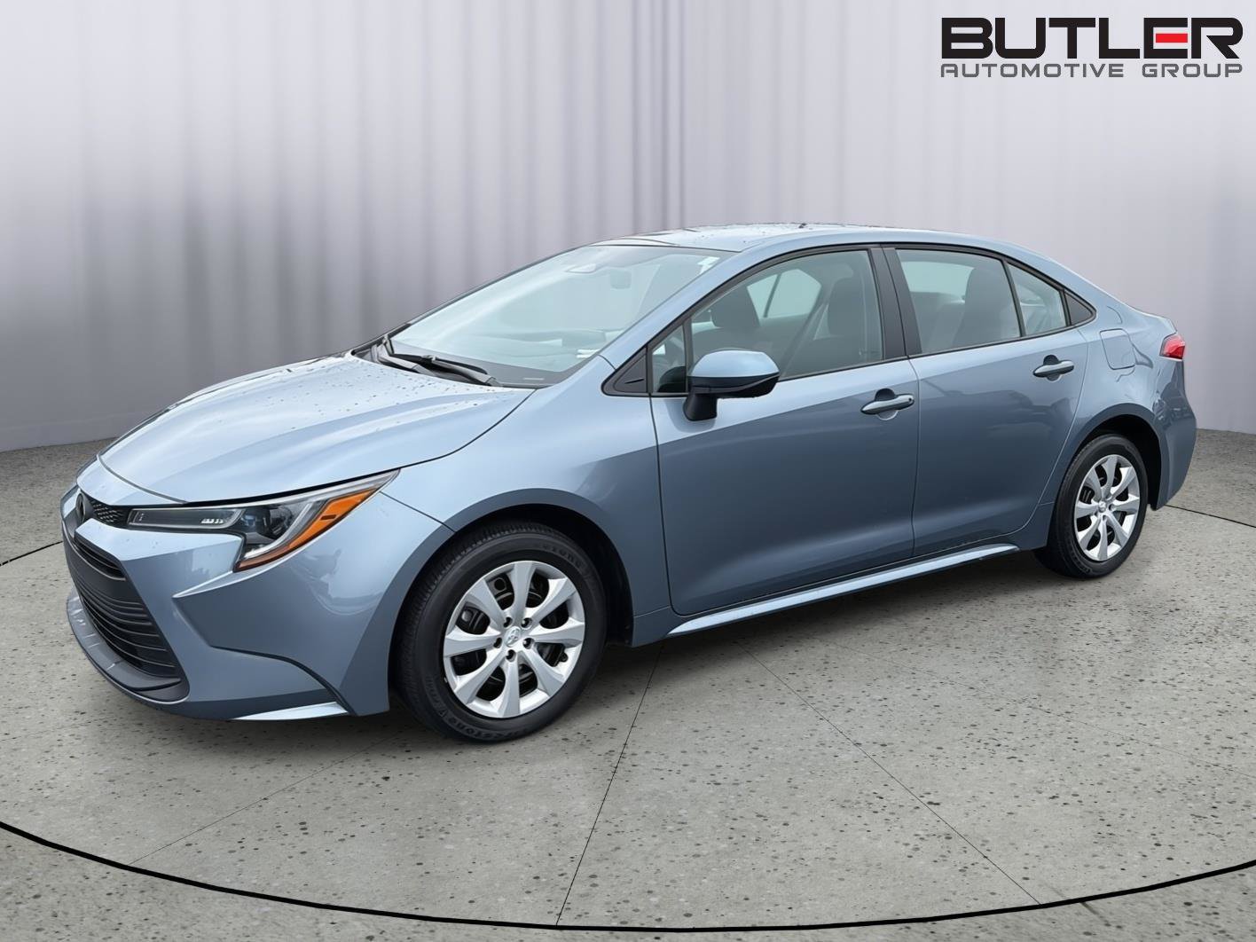 Used 2024 Toyota Corolla LE FWD image 2