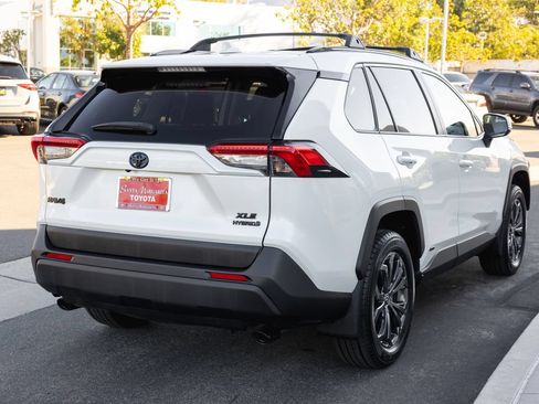 Used 2022 Toyota RAV4 XLE Premium AWD/4WD image 5