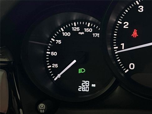 Used 2026 Porsche Macan image 22