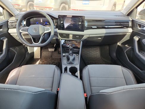 New 2026 Volkswagen Jetta SE FWD image 11